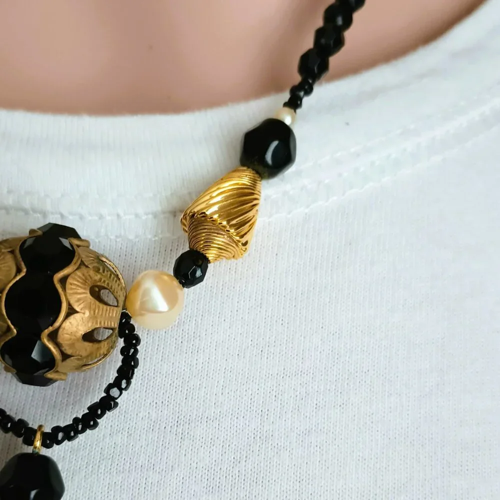 Black Bead Pearl Drop Necklace 18